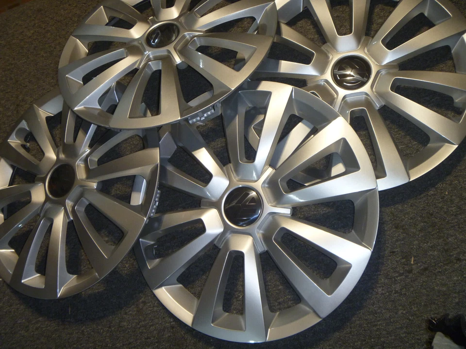 2012-2019 Volkswagen VW Beetle Passat Wheel Hub Cap Set 5C0-071-456-8Z8 OEM New - Image 1 of 2