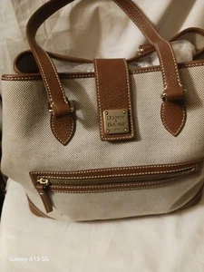 Dooney & Bourke Pebble Cream/ Tan Shoulder Bag Red Interior Trendy Purse Style. - Picture 1 of 12