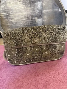 AUTENTICA STAUD Tommy borsa a tracolla con patta e perline argento - Foto 1 di 9
