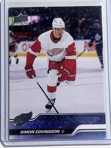 Simon Edvinsson 2023-24 Upper Deck Series 1 Young Guns RC #228 Red Wings
