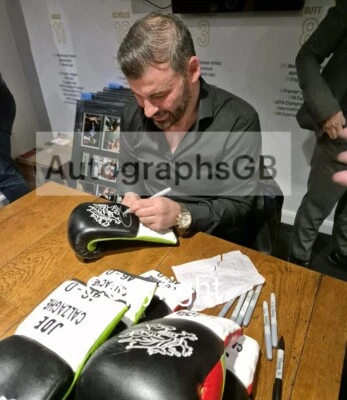 Customised JOE CALZAGHE signed glove LIMITED EDITION - Image 1 of 2