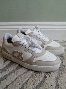 LOCI Atom logo-appliqué vegan-leather trainersWomens Beige White Size UK 5 - Picture 1 of 13