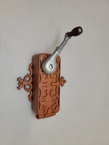 Vintage Cast Iron Wall Mount Universal Dazey Americana Rare Can Opener - Picture 1 of 8