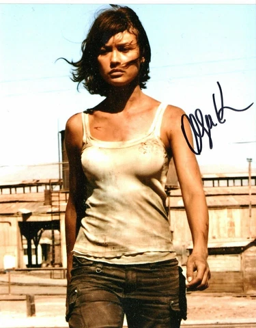 OLGA KURYLENKO  JAMES BOND AUTHENTIC SIGNED AUTOGRAPH QUANTUM OF SOLACE 10-8 COA Cover
