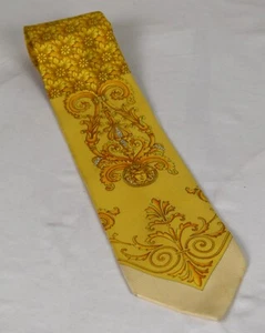 Gianni Versace Yellow Gold Medusa Head Baroque Floral 100% Silk Tie 3.85 x 56 - Picture 1 of 6
