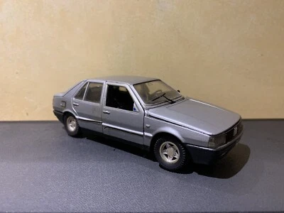  fiat croma polistil Scala 1:25 - Immagine 1 di 4