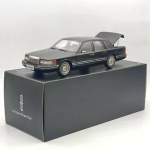 Modellino auto 1/18 Lincoln Towncar V8 1993-1995 Super Diecast (sedile in pelle) - Foto 1 di 13