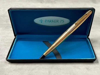 PLUMA ESTILOGRÁFICA PARKER 45 VINTAGE LLENA DE ORO CON ESTUCHE 75 Foto 1 de 4