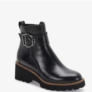 BLONDO Dagger Nubuck Bootie NEW $130 Black Buckle Detail Inner Zip Size 6M - Picture 1 of 9