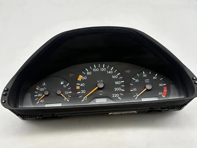 Tachometer MERCEDES-BENZ E-Class (W210) 2105405147 G588 - Image 1 of 4