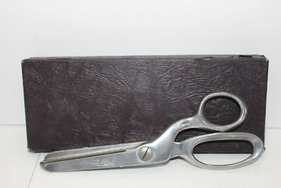 Le Bec L-40 in Box Chrome Pinking Shears or Large Scissors 9" Long - Image 1 of 4