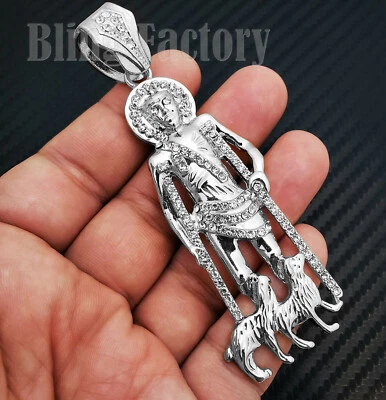 PINGENTE AMULETO DE ZIRCÔNIA CÚBICA GRANDE BANHADO A PRATA HIP HOP SAN LAZARO - Imagem 1 de 3