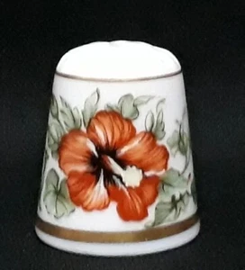NG Portugal-Beautiful Hibiscus Flowers & Leaves Collectible Vtg. Sewing Thimble - Picture 1 of 6