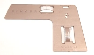 Máquina de costura Singer Touch & Sew placa facial modelo 758 marrom - Imagem 1 de 4