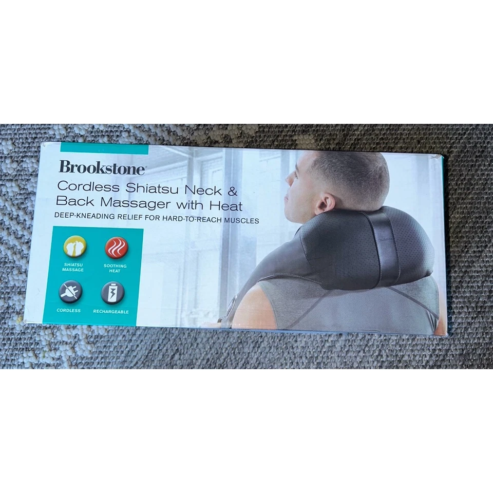 Masajeador de cuello y espalda Brookstone Shiatsu con calor Foto 1 de 3