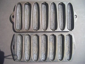 LOT OF TWO (2) VINTAGE, CLASSIC STYLE 7 EAR CAST IRON CORN BREAD PANS - Picture 1 of 12