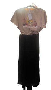 Black pleated midi skirt Medium with tee L cream top Jr - Picture 1 of 1