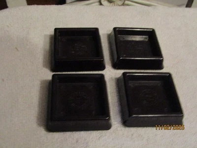 Juego de 4 tazas cuadradas vintage Bassick Nomar baquelita 2,25" NUEVO EN STOCK NUEVO Foto 1 de 4