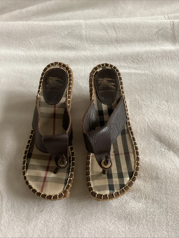 Chanclas Zapatos Burberry Mujer MARRÓN Cuero NOVA CUADROS CUÑA 37 7 Foto 1 de 4