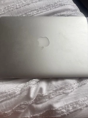 Apple MacBook  - Image 1 of 3