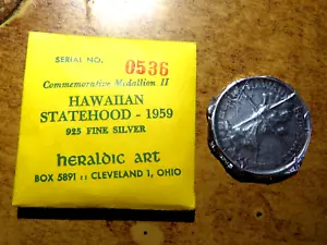 Medaglia Arte Araldica: "STATO HAWAIANO-1959" Super Gemma FDC Confezione Originale D8 - Foto 1 di 4