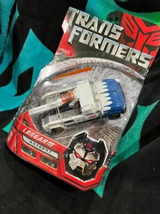 TRANSFORMERS 2007 HASBRO DELUXE CLASS LONGARM AUTOBOT TOW TRUCK BRAN NEW SEALED - Picture 1 of 3