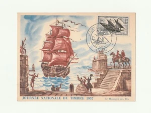 CARTOLINA MAXIMUM JOURNEE NATIONALE DU TIMBRE 1957 - LE MESSAGER DE ILES - Foto 1 di 2