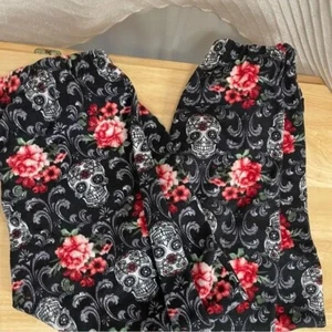 Terra & Sky Women Plus Sugar Skull Rose Leggings 1X (2 pair) - Picture 1 of 3