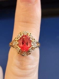 ANELLO ORO GIALLO 10 KT RUBINI E DIAMANTI MISURA 6,75, 3,3g - Foto 1 di 4