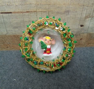 Vintage Perlen Pailletten Weihnachten Diorama Ornament Dekoration Stecknadel - Bild 1 von 2