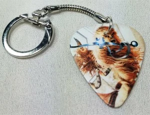 Star Wars Chewbacca Guitar Pick Keychain - Picture 1 of 2