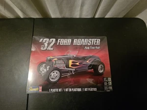 Revell 32 Ford Roadster 1/25 Skill 5 Plastic Model Kit New Sealed - Picture 1 of 5