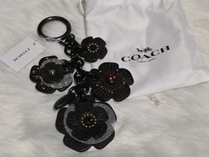 Coach 17451 Tea Rose Motivi Mix Sacchetto Charm Portachiavi Peltro Nero Gioiellato Fob Nuovo con etichette - Foto 1 di 5