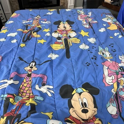 Edredón de ciclismo vintage Disney Mickey Minnie Mouse Donald Goofy Daisy tamaño doble Foto 1 de 4