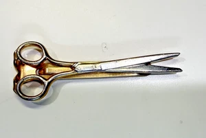Forbici parrucchiere vintage SWANK argento e oro due toni fermacravatta - Foto 1 di 2