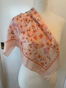Bufanda vintage de seda Anne Fogarty 22" x 23" diseño floral melocotón  - Imagen 1 de 6