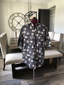Camisa para hombre talla mediana con veleros azul y blanco de Roundtree & Yorke - Imagen 1 de 9