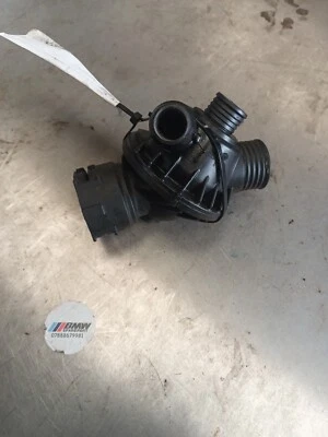 BMW 435i 2014 serie 4 3,0 motor de gasolina termostato carcasa OEM 7598865 Foto 1 de 4