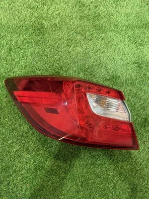 Левый задний фонарь для Subaru Legacy Sedan 2015–2019 годов выпуска с креплением на четверть панели изготовитель оборудования - Изображение 1 из 4