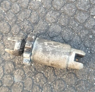 Conjunto de parafuso de ajuste de freio de estacionamento BMW 328i 2008  - Imagem 1 de 4