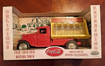 GearBox 1930 Coca-Cola Delivery Truck with 10 glass bottles - Image 1 of 2