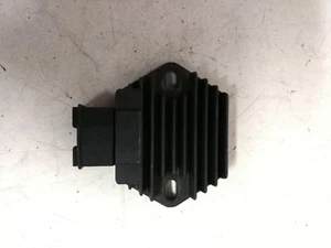 REGOLATORE DI TENSIONE ORIGINALE  HONDA HORNET 600 05  - Picture 1 of 4