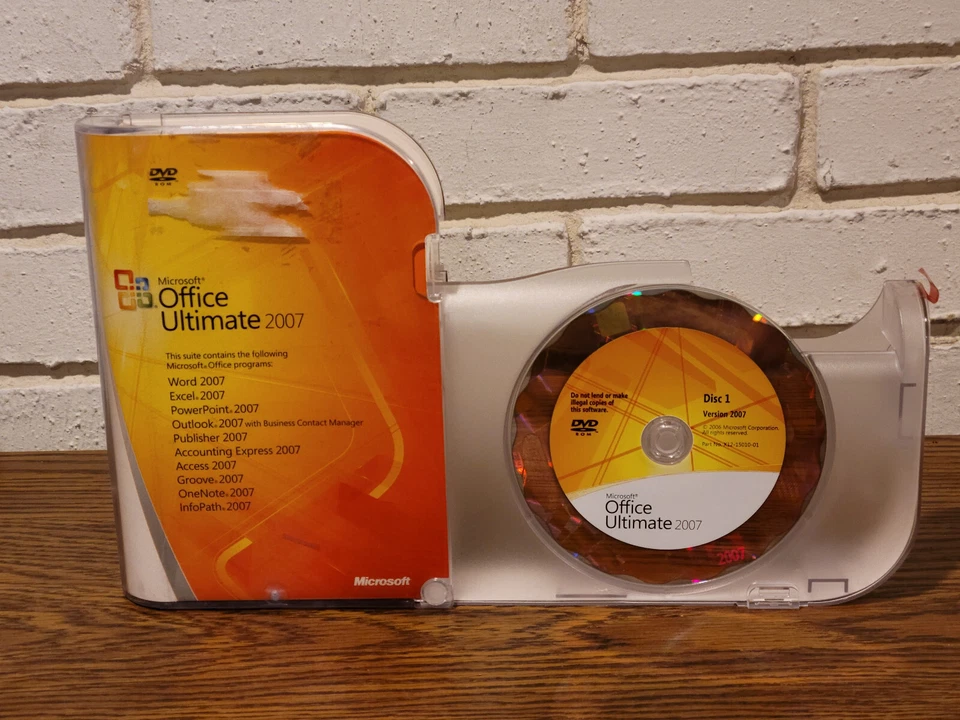 MICROSOFT OFFICE ULTIMATE 2007 UPGRADE 2 DISC SET W/ PRODUCT KEY - Image 1 of 1