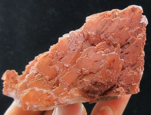 105g ¡Muestra mineral cristal calcita roja! - Imagen 1 de 9