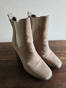 Tru bequeme braune Damen-Chelsea-Stiefeletten mit Blockabsatz Größe 9 gebraucht  - Bild 1 von 11