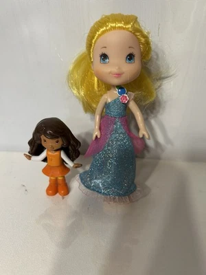 Muñeca Hasbro Fresa Pastel Corto Limón Merengue 6" Muñeca Amarillo, Vestido Arándano Foto 1 de 4