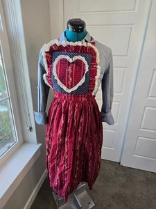 THE TAILOR MAID WHIDBEY ISLAND HANDGEMACHT WEINROT SCHMACKHAFT BLUMENSCHÜRZE KÜCHE OS - Bild 1 von 11