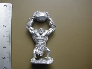 ORCS & GOBLINS/ TROLL THROWING ROCK / 1 X METAL 15MM FIGS /S.L.M. - Picture 1 of 1