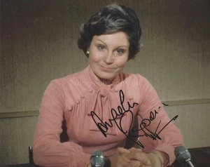 Foto autógrafa firmada a mano de Angela Rippon 8x10 autografiada estafada en la pared de Gran Bretaña - Imagen 1 de 2