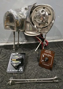  Molinete de anclaje Lewmar Pro-Series 700 con interruptores y llave  - Imagen 1 de 5